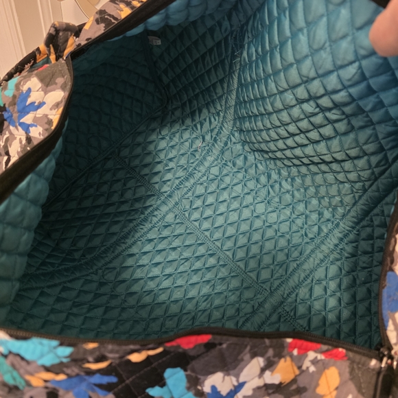 Vera Bradley Retired Pattern "SPLASH FLORAL" Large Duffle Bag, Great For Travel - Picture 9 of 13